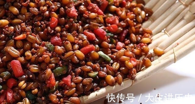 大物|水库钓鲤鱼的窝料一定要这样做,打窝一会儿就来鱼,全都是大物!