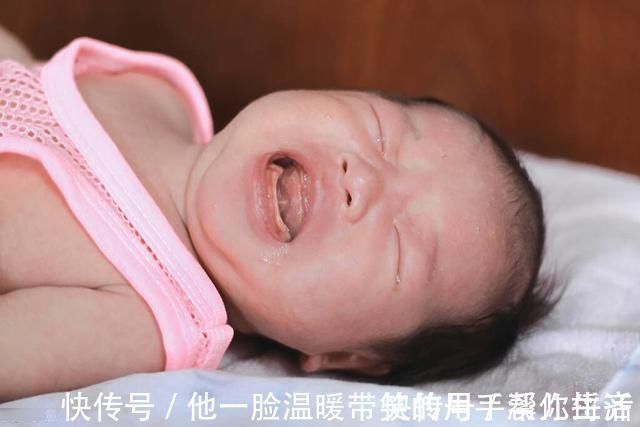 胖娃娃|新生宝宝出现的这些“症状”,爸妈别急,娃只是长得有点儿快