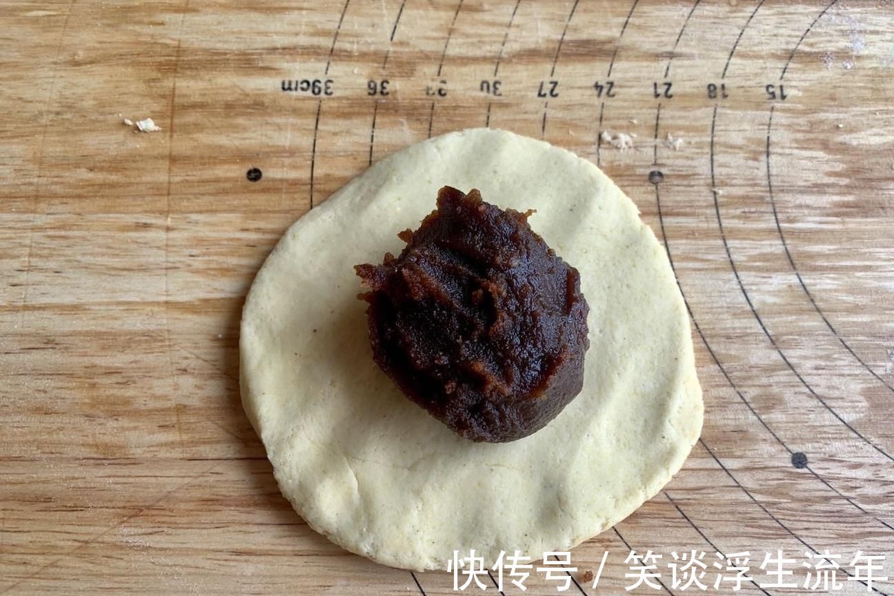 香甜|夏天多吃粗粮好,教你用玉米面做美食,无油无糖,松软香甜超好吃