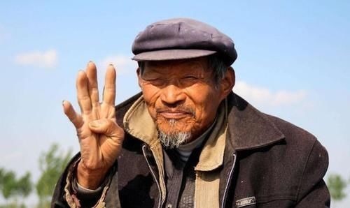 健康长寿|70岁的老年人每天走多少步合适?每天做好3件事,身体更健康长寿