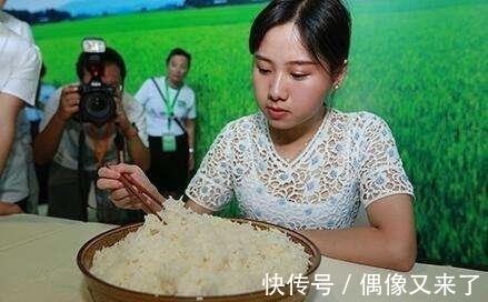 徐乾学|同样是吃饭,为啥她1顿能吃8斤米?不怕被撑死吗?