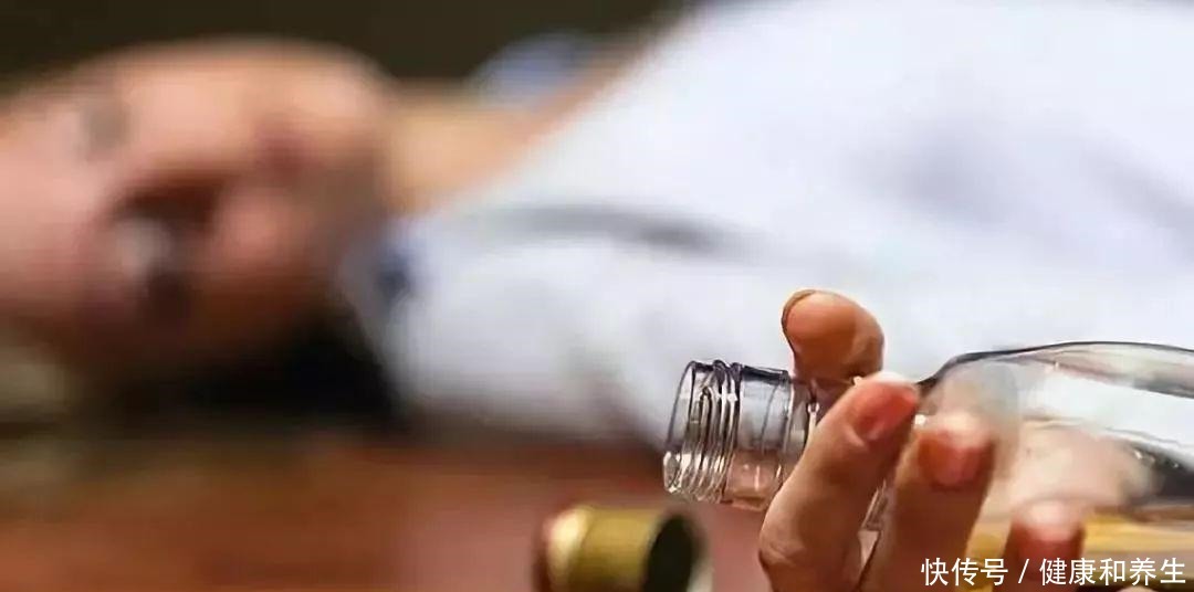 解药|白酒最怕的“解药”,不是茶水每家每户都有,3分钟快速解酒