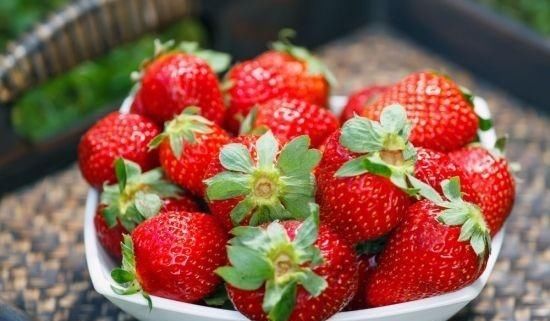 草莓|买草莓时,别只挑“大的”,牢记“这3点”,保你个个新鲜无激素