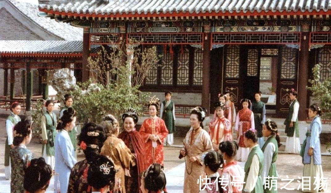 薛宝钗&为一颗珍珠,王熙凤吐槽薛家是假豪门,宝钗多年后为颜面强行挽尊