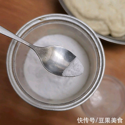 5分钟就能做好的猪肉白萝卜小笼包，简单又好吃