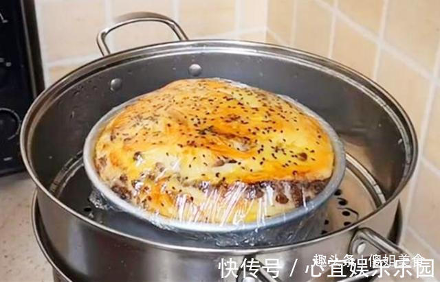 真好吃|1碗面粉2个鸡蛋，教你做懒人面包，不加一滴水，松软香甜真好吃