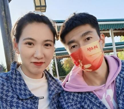 求婚|恭喜!中国体坛诞生奥运冠军夫妻,赵帅求婚成功,郑姝音感动落泪