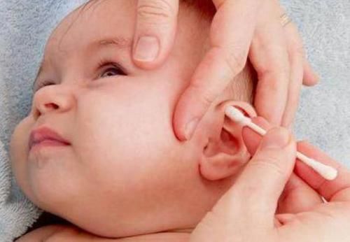 单纯型|宝妈好奇，挤了下宝宝耳朵上的'聪明孔'，医生：这种孔不能挤啊
