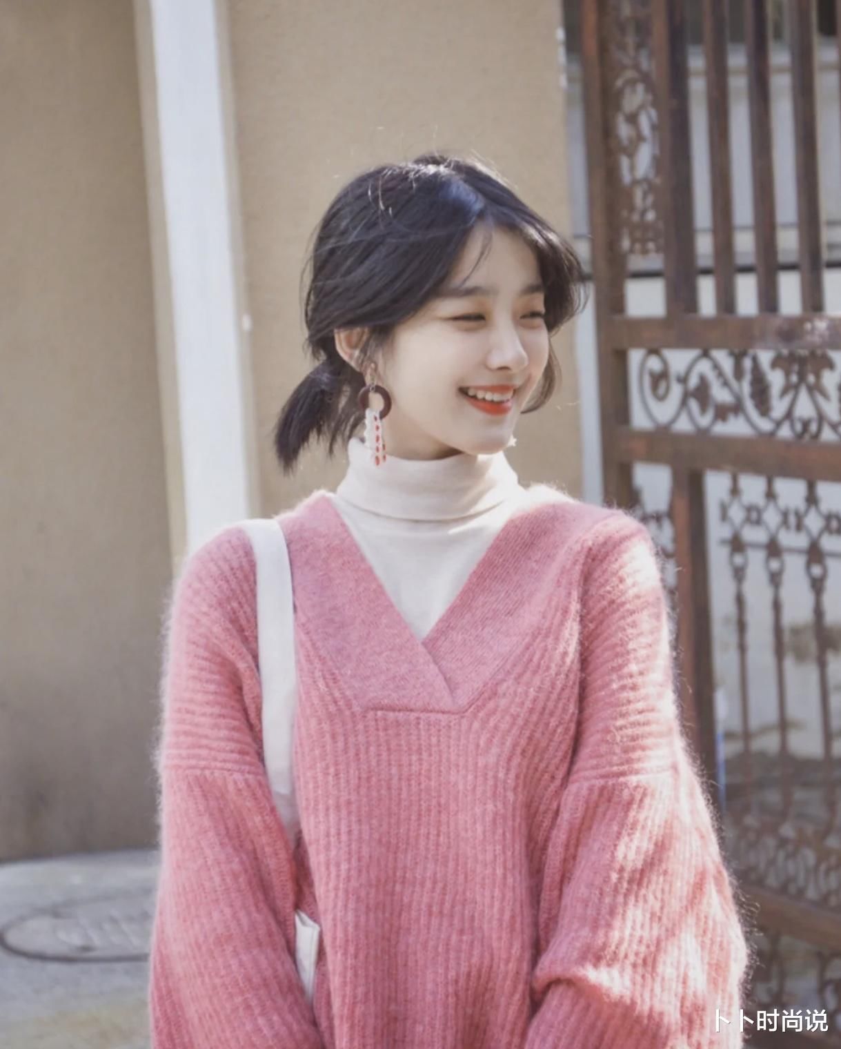 黑黄皮别穿得太暗沉，试试“这些颜色+暖白色”，温柔显白又减龄