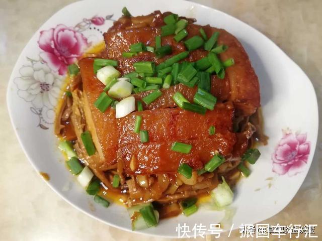 三层肉|扣肉要做得好，三道程序少不了，一煮、二炸、三蒸