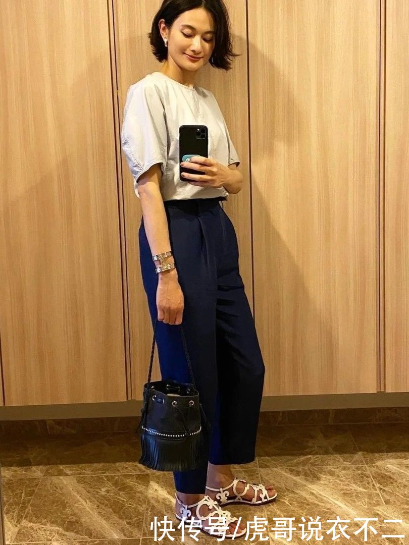 能将基础色穿得这么高级，我只服她，这才是成熟女人的穿衣典范