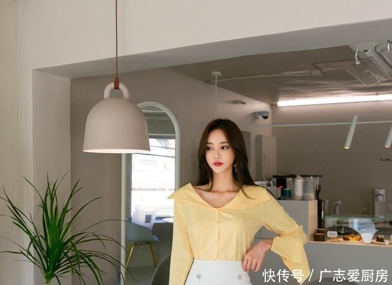 女神孙允珠，穿芒果色青春气息套裙，冰肌玉骨娇艳欲滴