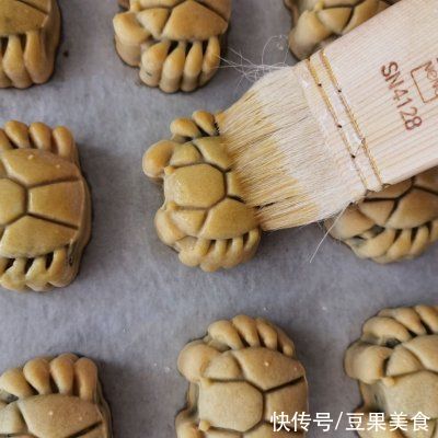 中筋面粉|厨娘教你一招巧做广式五仁月饼～螃蟹造型