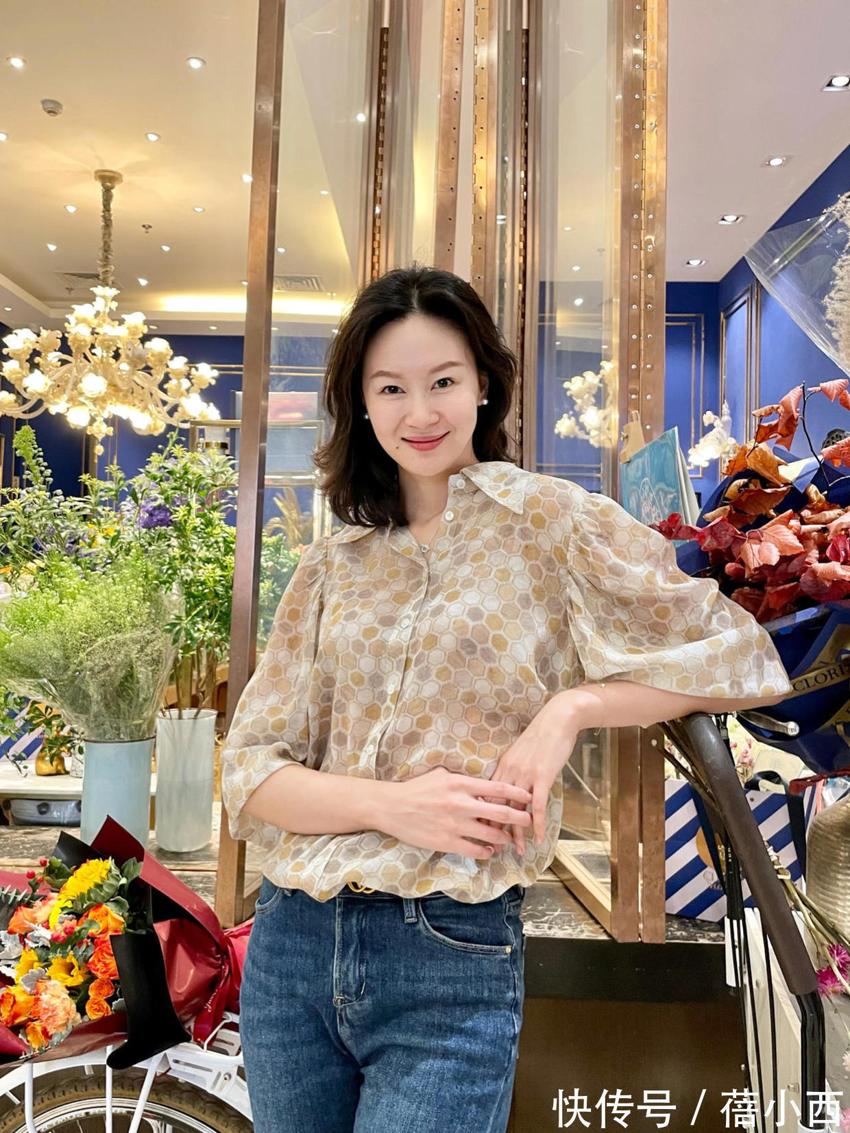 衬衫|衬衫穿出“推销员”形象?只要掌握这4个穿搭要素,高级又时髦