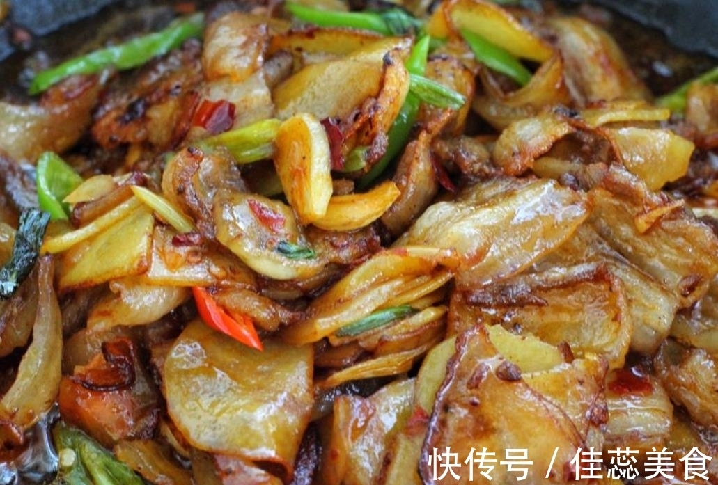 蒜苗|五花肉新做法,3分钟学会,肥而不腻吃一次就上瘾,比红烧肉还香