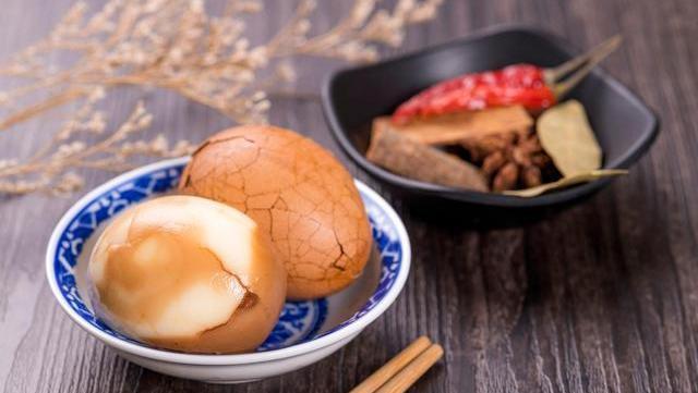 长期失眠|身体一旦缺乏“B族维生素”会失眠,4类食物敞开吃,或能沾床就睡