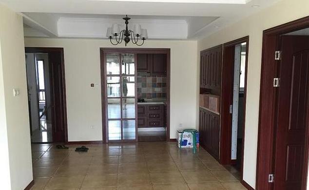 婚房|晒晒婆婆准备的婚房，全屋橱柜的颜色太压抑，其他都挺满意的