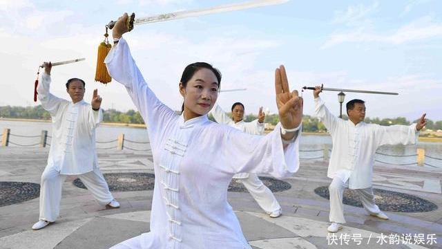 湿气重的女人,若常喝“三种水”,祛湿排毒,无湿一身轻