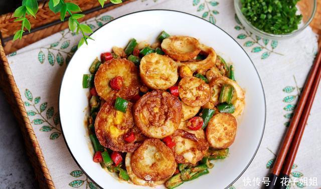 外焦里嫩|辣椒炒蛋又有新做法,外焦里嫩,香辣下饭,比传统做法好吃10倍