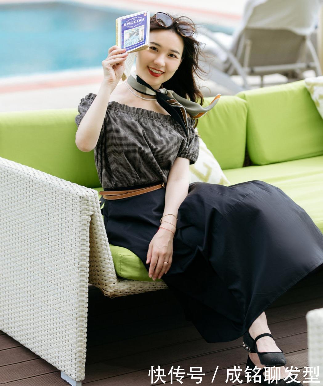 气质|夏装不知怎么搭配,看看这位博主的穿搭,奔四的年纪美得精致优雅