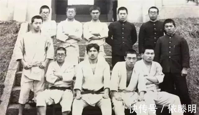 先生|他是日本公认的拳圣,晚年回忆却说:我的中国师父,才是真正的强