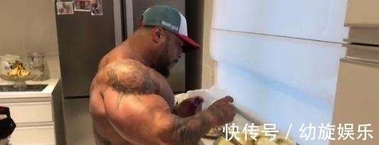 体脂率|奋战在健身房的高体脂大叔,个个膀大腰圆,为何不屑于练腹肌!