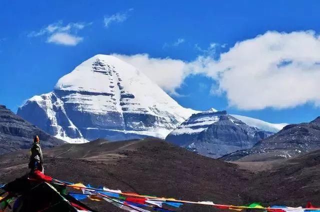 中国最美的十大雪山，你去过几个？（含最详细转山观景攻略）