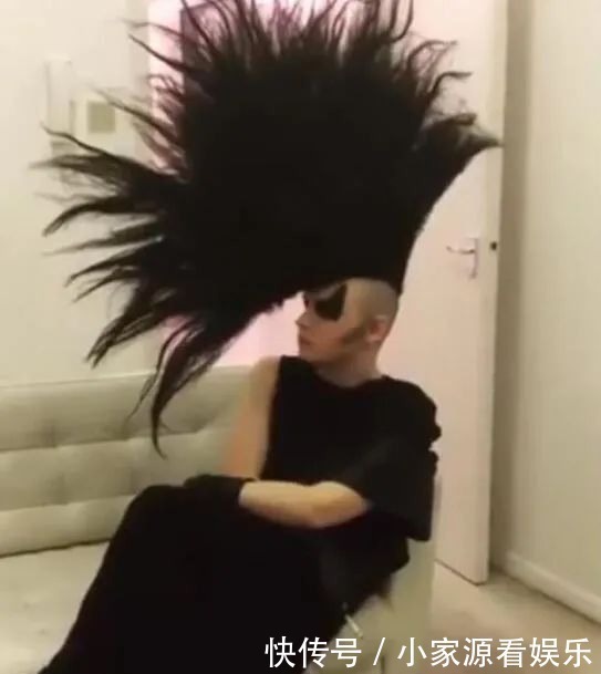 后脑勺|这外国人的奇葩发型,肚子都笑破了皮!哈哈哈哈哈哈!