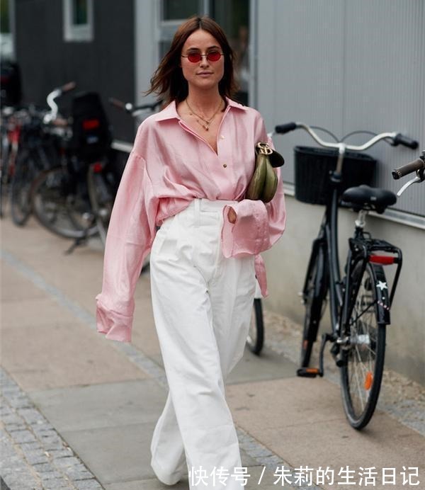 技巧 中年女性穿衣总被人说是“装嫩”，掌握这些搭配技巧，平衡尴尬感！