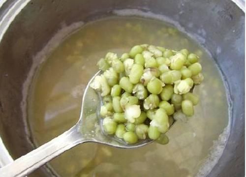 为什么你煮出来的绿豆汤是红色？教你一招，煮出功效超好的绿豆汤