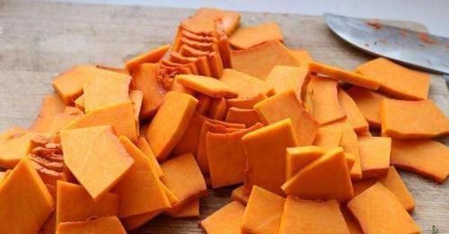 碳水化合物|南瓜和此物一起煮,睡眠好了,皱纹淡了,女性不想赘肉横生可试试