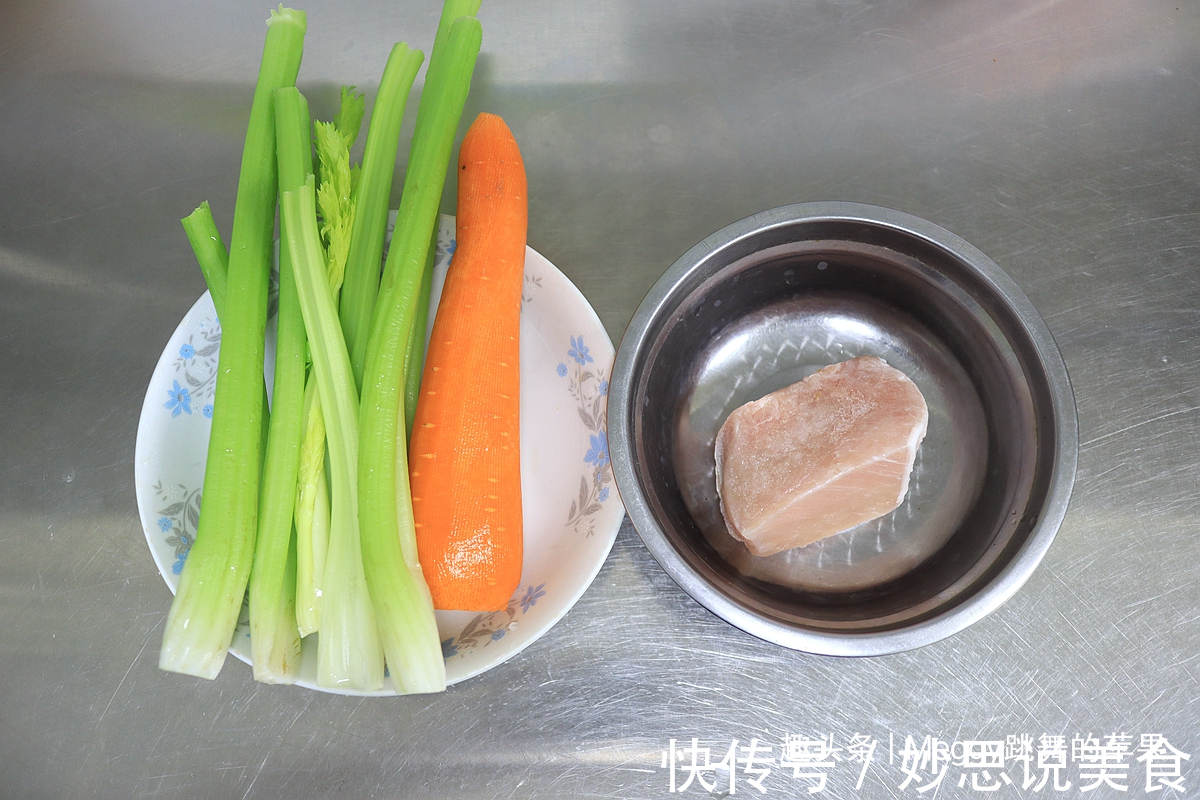 秋老虎来了，肉丝小炒开胃不上火，鲜嫩爽脆老少都吃不厌