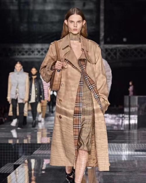 早春“风衣”很实穿，学会这“5个”搭配技巧，优雅高级又时髦