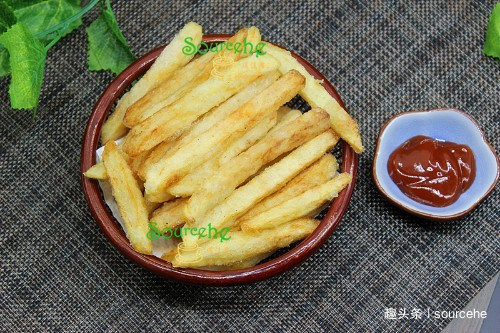 教你做椒盐土豆条，色泽金黄，咸香酥脆，咔嚓作响，好吃到舔手指