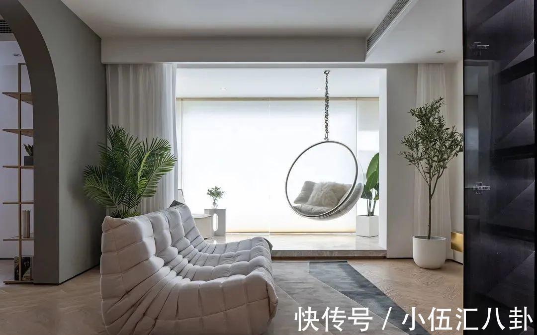 休闲|阳台改成休闲区,又热又晒、还怕漏水?衣服也没地晾?谁说的!