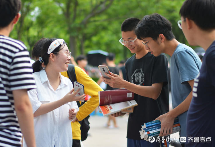 中国石油大学|中石大毕业季“跳蚤市场”热闹开市，学生线上线下同步“淘宝”