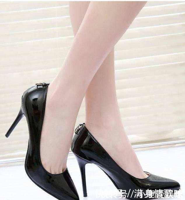 一个女人|细跟鞋有不一样的魅力,让你尽显女人味,都觉得非常美