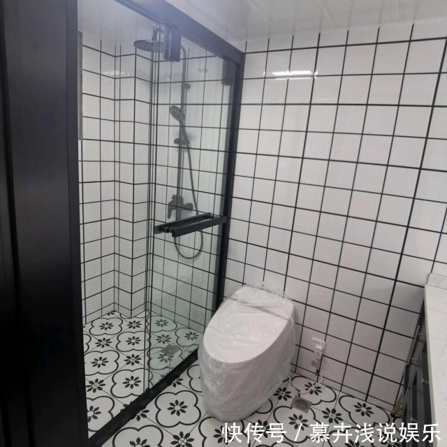 石膏线|新房正在通风中,提前晒晒,入户鞋柜很实用,电视墙漂亮又大气