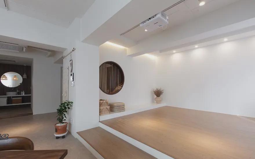 洗衣篮|这套80㎡的极简房子,将客厅改成起居室,发生了不可思议的改变