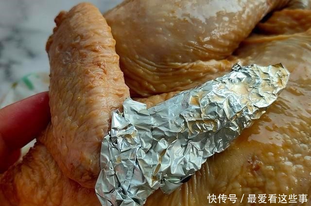烤全鸡的家常做法,简单又好吃,而且还不会太油腻