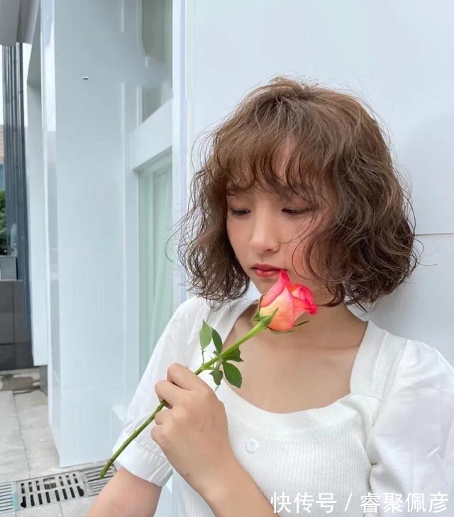 时尚|女士短发别乱剪，我推荐这4种，剪完让你大不一样