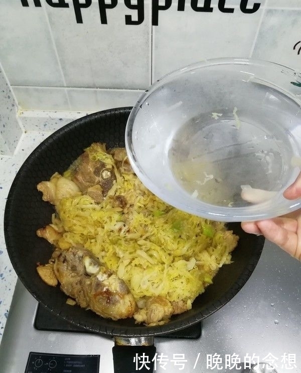 酸菜|大爷卖这“懒人菜”,5元一斤,每天200斤不够卖,明星也爱吃