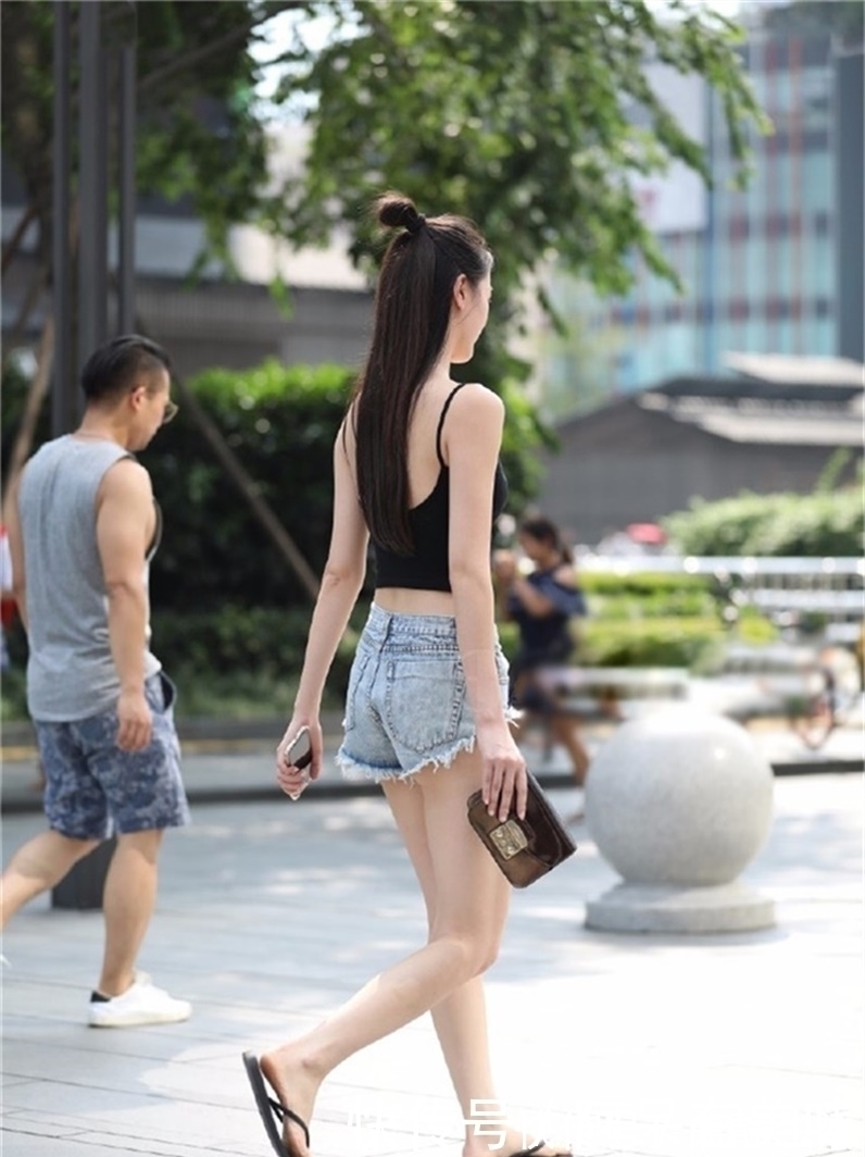 小姐姐 潮流小姐姐这样的时尚穿搭,走到哪都是焦点