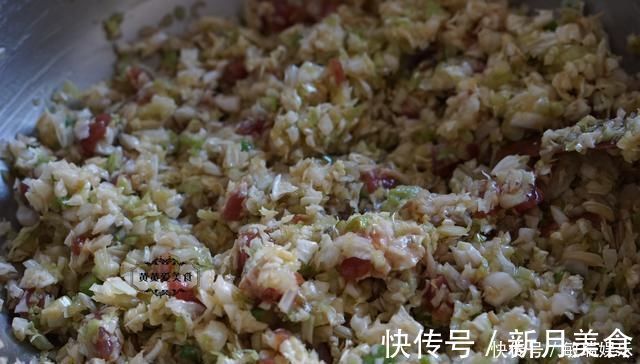 第一次用它来包饺子，超乎想象的好吃，皮薄大馅，个顶个的鲜