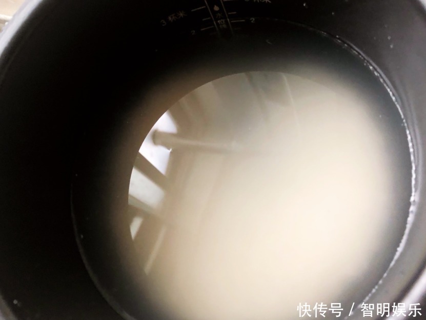 蒸米饭,外行只会加水!多加2样,蒸得更快,香软可口,粒粒分明