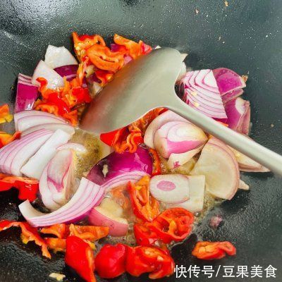 美味|#橄享国民味 热烹更美味#香辣蟹