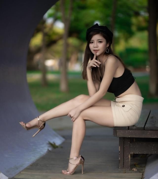 街拍穿着知性优雅的美女,清丽婉约,美得不可方物