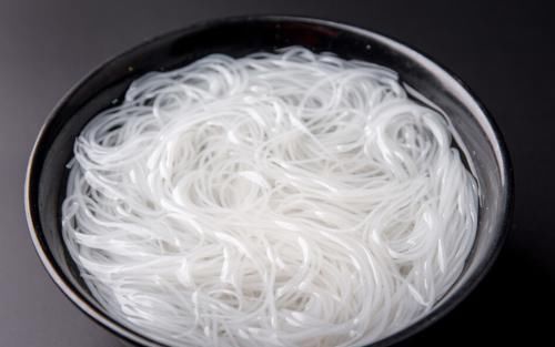 红薯粉条真假难分辨?学会这3招,轻松辨真假,再也不怕上当了