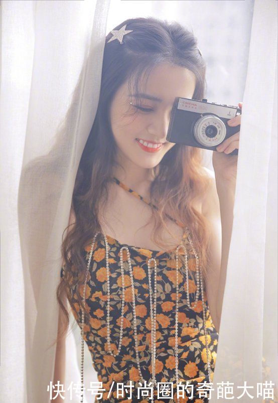 碎花裙|油画感穿搭才是夏日的正确打开方式！可盐可甜还清爽，时髦又降温