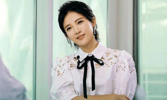 美女主持 曾获央视主持金奖,到湖南卫视就一炮而红,不愧是''最美女主持''